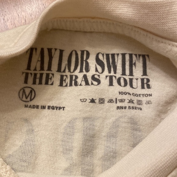 Did you miss out on the official Taylor Swift merch?  Now is your chance Size M - Picture 3 of 4